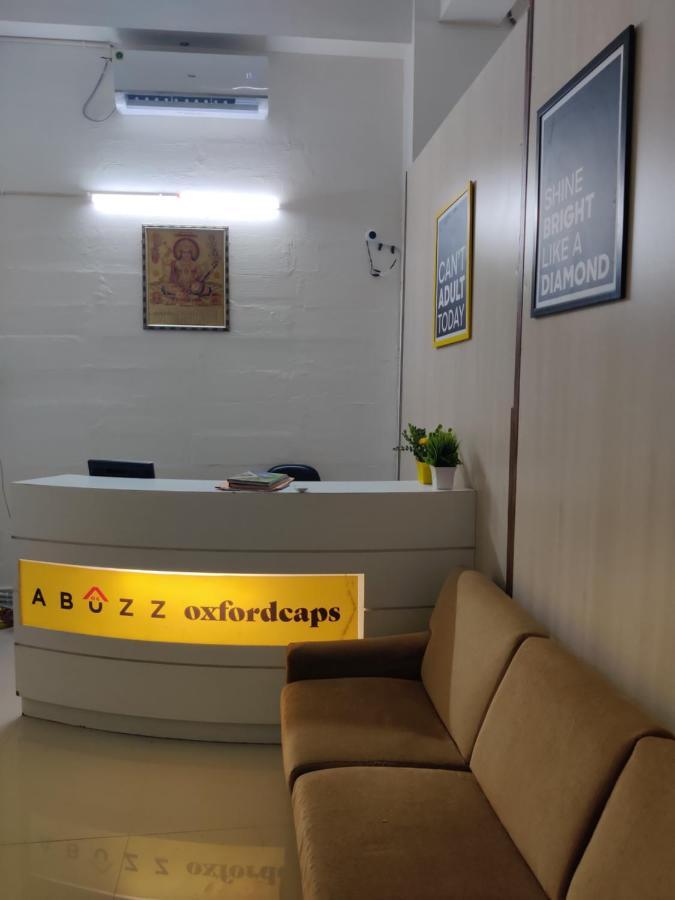 Hostel Abuzz Oxfordcaps Imperial Heights Dehradun Exterior foto