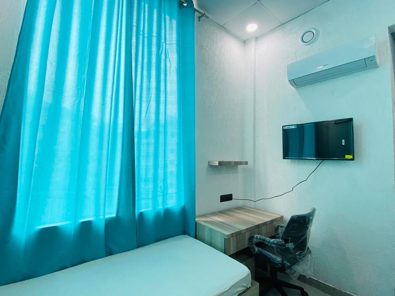 Hostel Abuzz Oxfordcaps Imperial Heights Dehradun Exterior foto