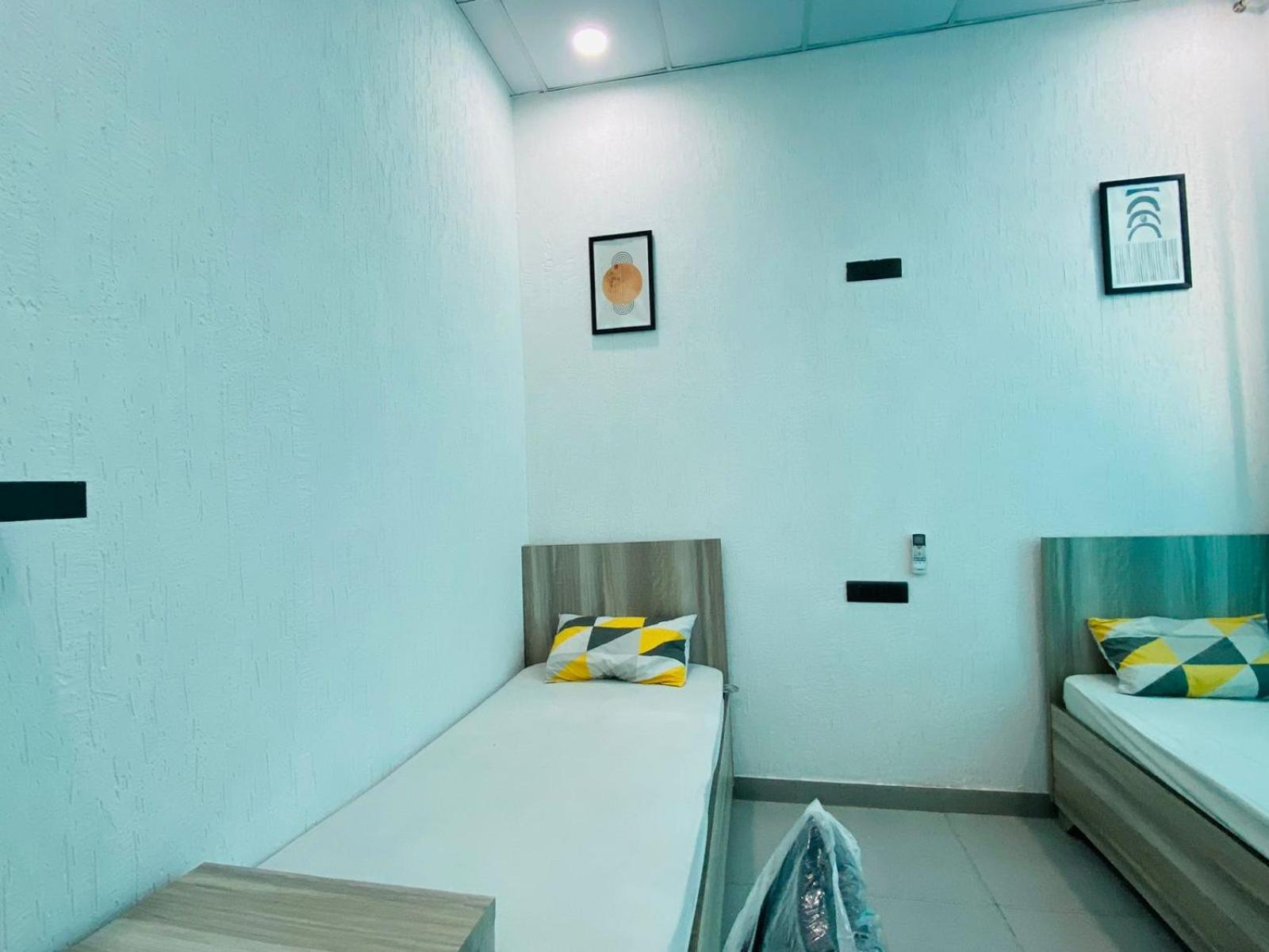 Hostel Abuzz Oxfordcaps Imperial Heights Dehradun Exterior foto